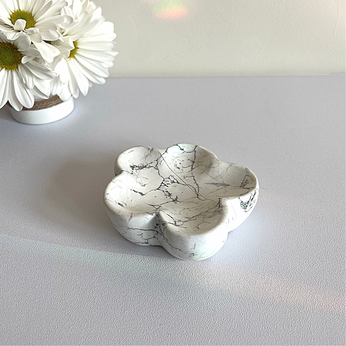 HOWLITE BOWL + FLOWER